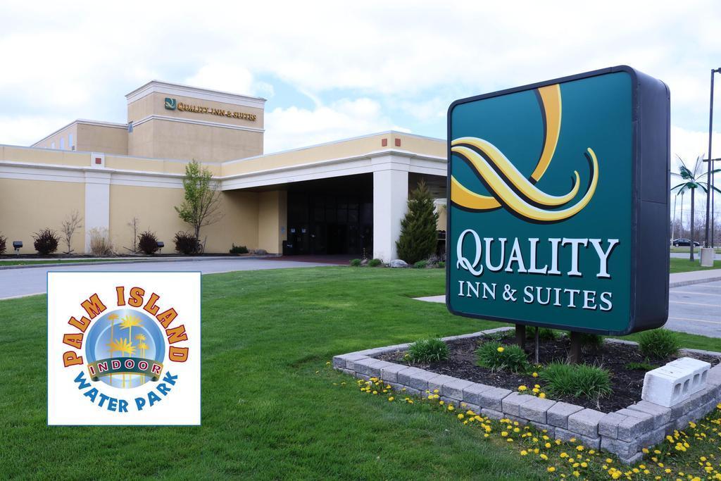 Quality Inn & Suites Palm Island Indoor Waterpark Batavia Esterno foto