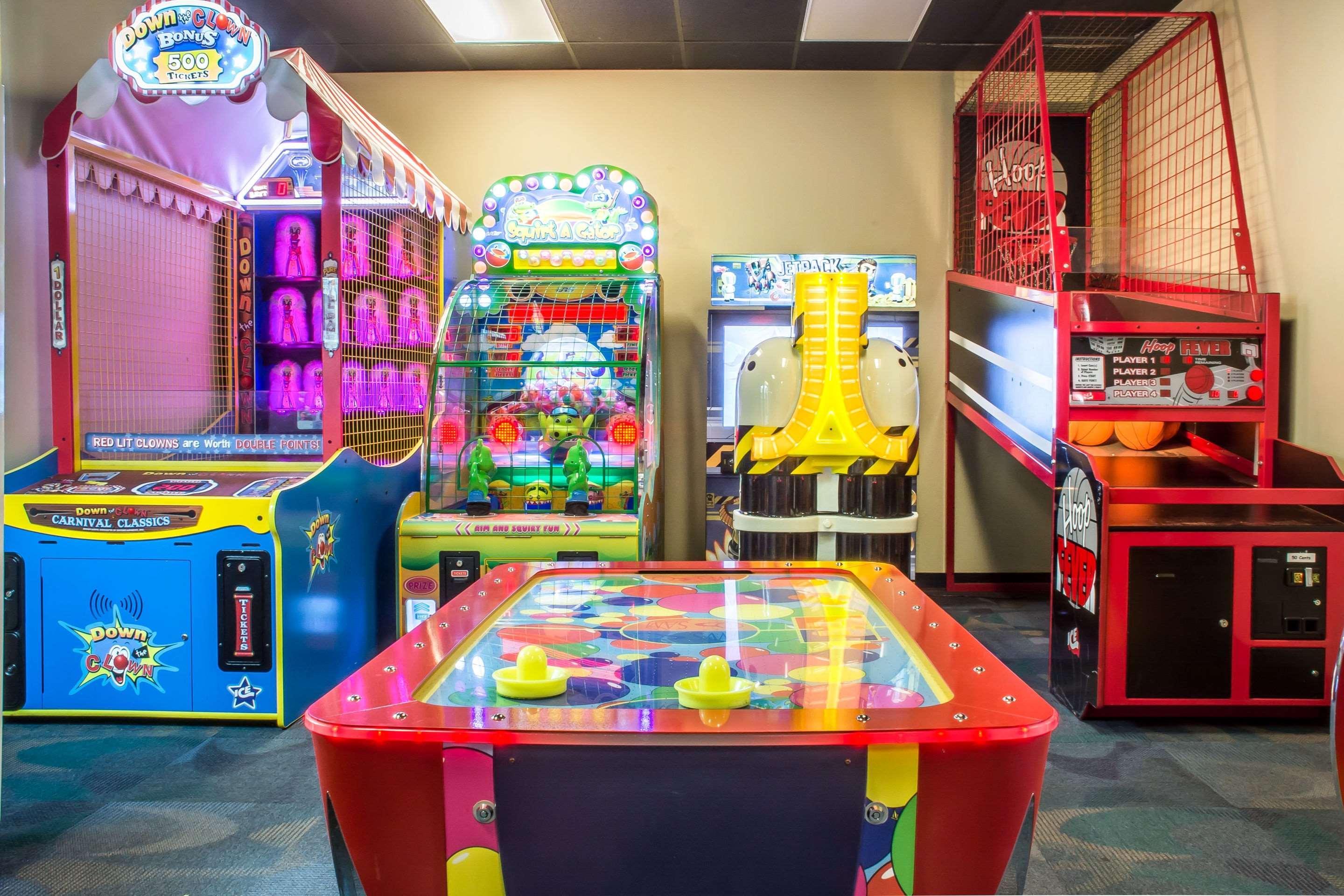 Quality Inn & Suites Palm Island Indoor Waterpark Batavia Esterno foto