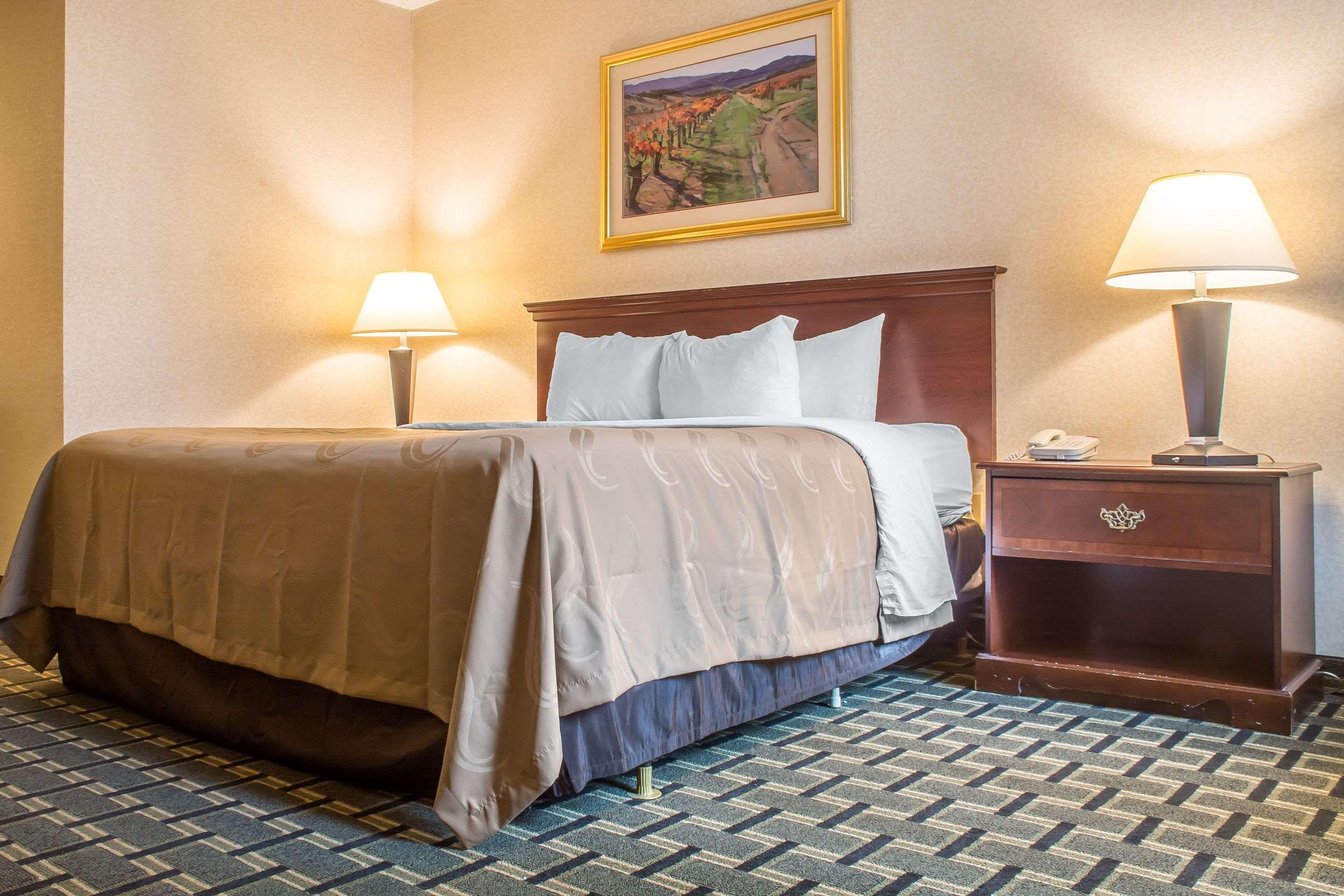 Quality Inn & Suites Palm Island Indoor Waterpark Batavia Esterno foto